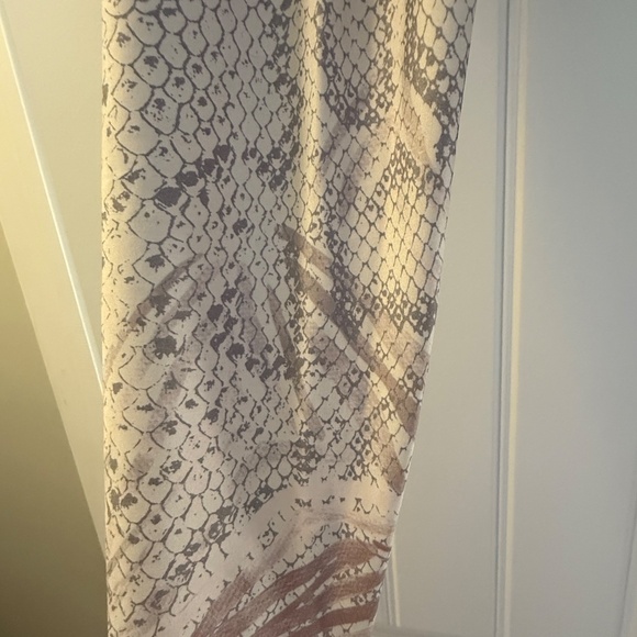 Snakeskin print set by Onzie - Picture 3 of 6